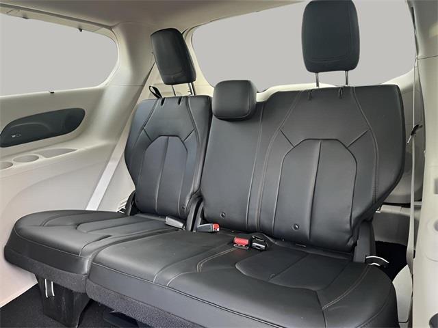 2019 Chrysler Pacifica Touring L Plus, available for sale in Stratford, Connecticut | Wiz Leasing Inc. Stratford, Connecticut 2019 Chrysler Pacifica Touring L Plus, available for sale in Stratford, Connecticut | Wiz Leasing Inc. Stratford, Connecticut