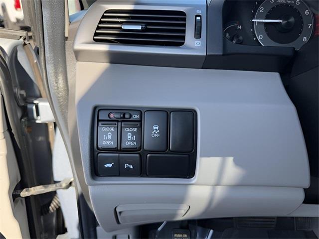 2012 Honda Odyssey Touring Elite, available for sale in Stratford, Connecticut | Wiz Leasing Inc. Stratford, Connecticut 2012 Honda Odyssey Touring Elite, available for sale in Stratford, Connecticut | Wiz Leasing Inc. Stratford, Connecticut