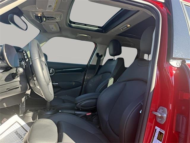 2023 Mini Cooper s Signature, available for sale in Stratford, Connecticut | Wiz Leasing Inc. Stratford, Connecticut 2023 Mini Cooper s Signature, available for sale in Stratford, Connecticut | Wiz Leasing Inc. Stratford, Connecticut