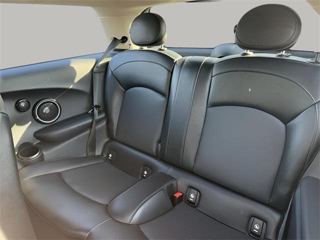 2015 Mini Cooper s Base, available for sale in Stratford, Connecticut | Wiz Leasing Inc. Stratford, Connecticut 2015 Mini Cooper s Base, available for sale in Stratford, Connecticut | Wiz Leasing Inc. Stratford, Connecticut