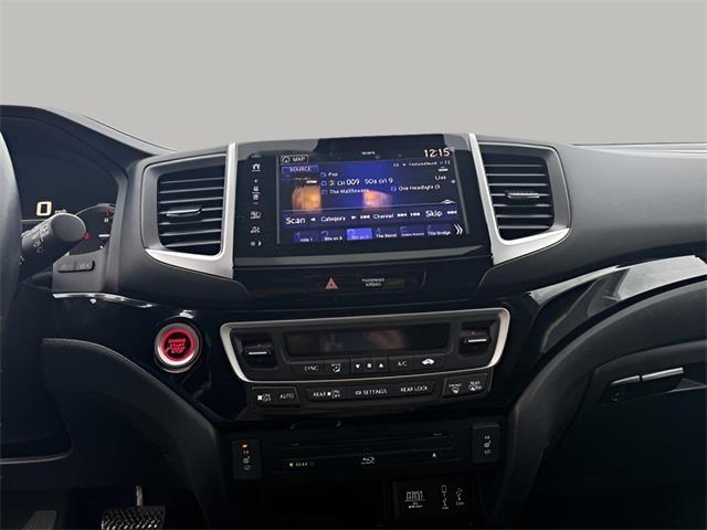 2018 Honda Pilot Touring, available for sale in Stratford, Connecticut | Wiz Leasing Inc. Stratford, Connecticut 2018 Honda Pilot Touring, available for sale in Stratford, Connecticut | Wiz Leasing Inc. Stratford, Connecticut