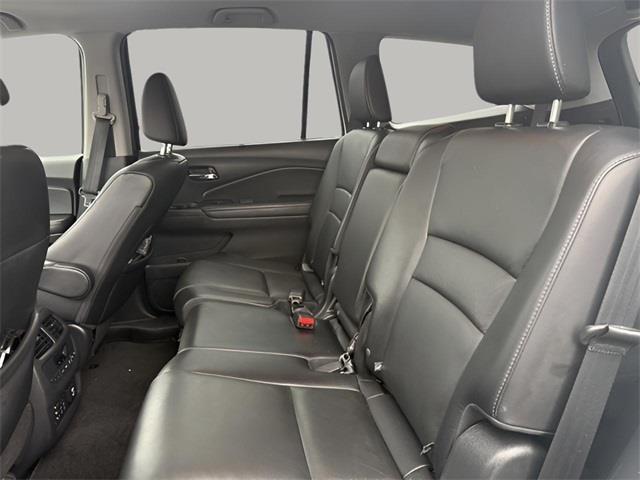 2018 Honda Pilot Touring, available for sale in Stratford, Connecticut | Wiz Leasing Inc. Stratford, Connecticut 2018 Honda Pilot Touring, available for sale in Stratford, Connecticut | Wiz Leasing Inc. Stratford, Connecticut