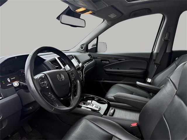 2018 Honda Pilot Touring, available for sale in Stratford, Connecticut | Wiz Leasing Inc. Stratford, Connecticut 2018 Honda Pilot Touring, available for sale in Stratford, Connecticut | Wiz Leasing Inc. Stratford, Connecticut