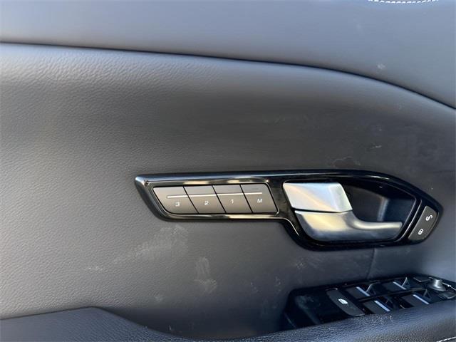 2019 Land Rover Range Rover Evoque SE Premium, available for sale in Stratford, Connecticut | Wiz Leasing Inc. Stratford, Connecticut 2019 Land Rover Range Rover Evoque SE Premium, available for sale in Stratford, Connecticut | Wiz Leasing Inc. Stratford, Connecticut