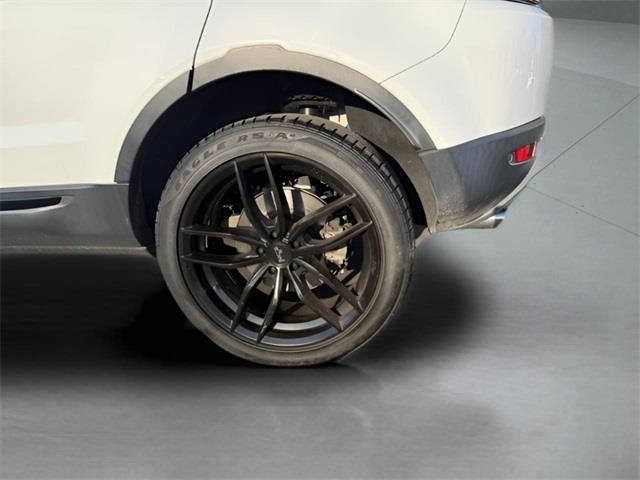 2019 Land Rover Range Rover Evoque SE Premium, available for sale in Stratford, Connecticut | Wiz Leasing Inc. Stratford, Connecticut 2019 Land Rover Range Rover Evoque SE Premium, available for sale in Stratford, Connecticut | Wiz Leasing Inc. Stratford, Connecticut