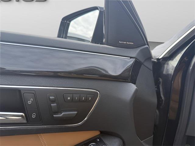2011 Mercedes-benz E-class E 350, available for sale in Stratford, Connecticut | Wiz Leasing Inc. Stratford, Connecticut 2011 Mercedes-benz E-class E 350, available for sale in Stratford, Connecticut | Wiz Leasing Inc. Stratford, Connecticut