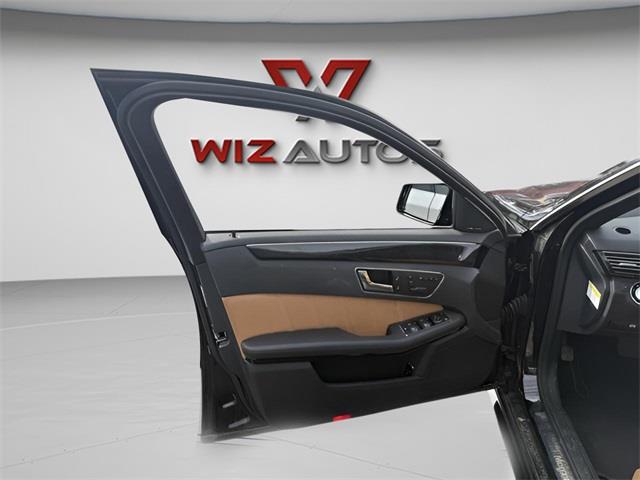 2011 Mercedes-benz E-class E 350, available for sale in Stratford, Connecticut | Wiz Leasing Inc. Stratford, Connecticut 2011 Mercedes-benz E-class E 350, available for sale in Stratford, Connecticut | Wiz Leasing Inc. Stratford, Connecticut