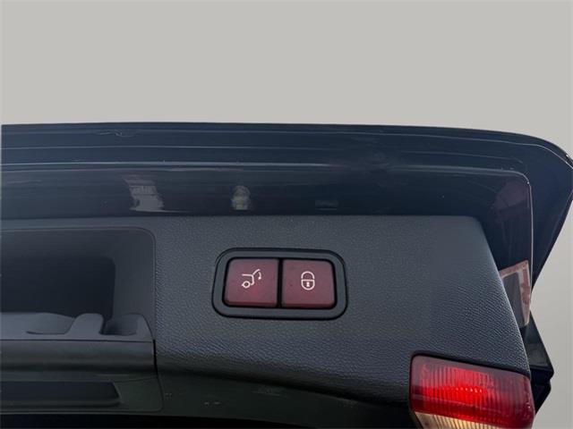 2011 Mercedes-benz E-class E 350, available for sale in Stratford, Connecticut | Wiz Leasing Inc. Stratford, Connecticut 2011 Mercedes-benz E-class E 350, available for sale in Stratford, Connecticut | Wiz Leasing Inc. Stratford, Connecticut