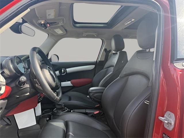 2015 Mini Cooper s Base, available for sale in Stratford, Connecticut | Wiz Leasing Inc. Stratford, Connecticut 2015 Mini Cooper s Base, available for sale in Stratford, Connecticut | Wiz Leasing Inc. Stratford, Connecticut