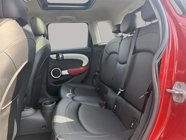 2015 Mini Cooper s Base, available for sale in Stratford, Connecticut | Wiz Leasing Inc. Stratford, Connecticut 2015 Mini Cooper s Base, available for sale in Stratford, Connecticut | Wiz Leasing Inc. Stratford, Connecticut