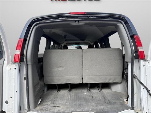 2018 Chevrolet Express 3500 LS, available for sale in Stratford, Connecticut | Wiz Leasing Inc. Stratford, Connecticut 2018 Chevrolet Express 3500 LS, available for sale in Stratford, Connecticut | Wiz Leasing Inc. Stratford, Connecticut