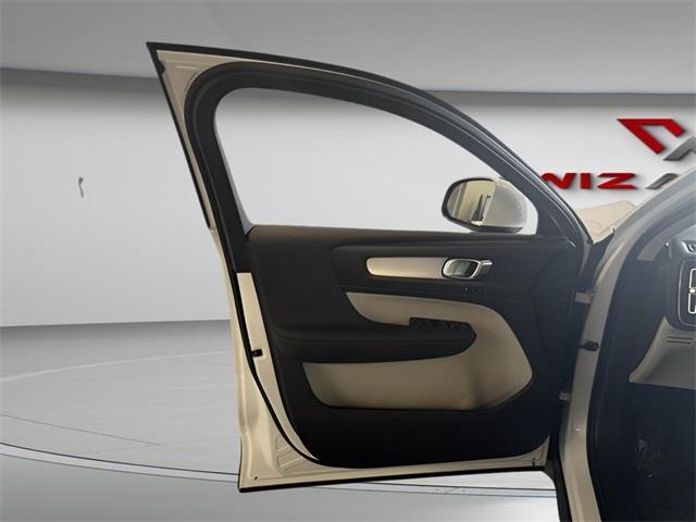 2022 Volvo Xc40 Momentum, available for sale in Stratford, Connecticut | Wiz Leasing Inc. Stratford, Connecticut 2022 Volvo Xc40 Momentum, available for sale in Stratford, Connecticut | Wiz Leasing Inc. Stratford, Connecticut