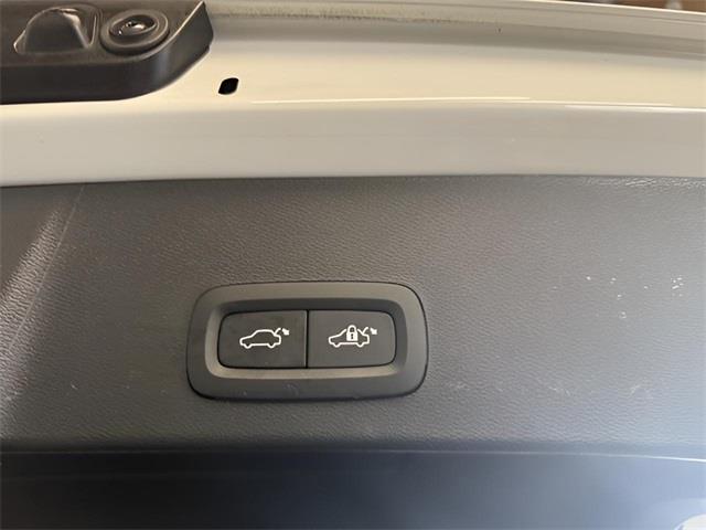 2022 Volvo Xc40 Momentum, available for sale in Stratford, Connecticut | Wiz Leasing Inc. Stratford, Connecticut 2022 Volvo Xc40 Momentum, available for sale in Stratford, Connecticut | Wiz Leasing Inc. Stratford, Connecticut