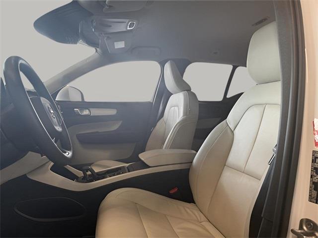 2022 Volvo Xc40 Momentum, available for sale in Stratford, Connecticut | Wiz Leasing Inc. Stratford, Connecticut 2022 Volvo Xc40 Momentum, available for sale in Stratford, Connecticut | Wiz Leasing Inc. Stratford, Connecticut