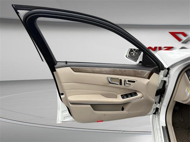 2014 Mercedes-benz E-class E 350, available for sale in Stratford, Connecticut | Wiz Leasing Inc. Stratford, Connecticut 2014 Mercedes-benz E-class E 350, available for sale in Stratford, Connecticut | Wiz Leasing Inc. Stratford, Connecticut