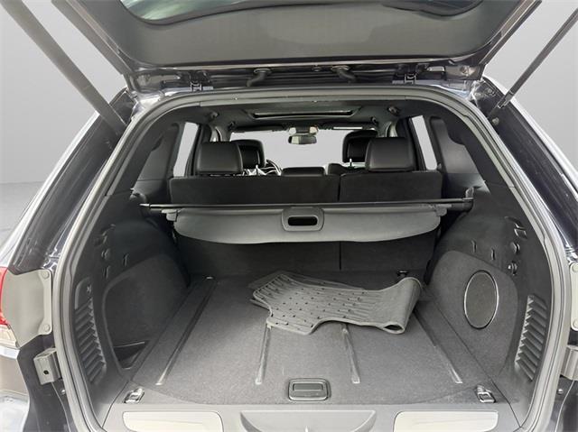 2014 Jeep Grand Cherokee Overland, available for sale in Stratford, Connecticut | Wiz Leasing Inc. Stratford, Connecticut 2014 Jeep Grand Cherokee Overland, available for sale in Stratford, Connecticut | Wiz Leasing Inc. Stratford, Connecticut
