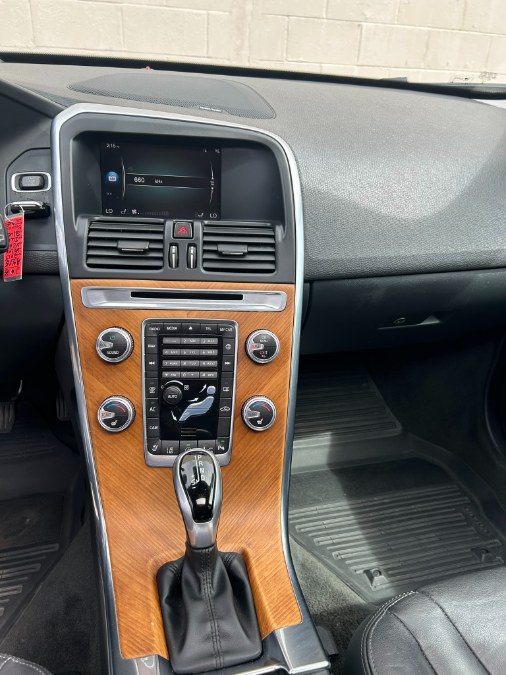 2017 Volvo XC60 T5 AWD Inscription, available for sale in Clinton, Connecticut | M&M Motors International. Clinton, Connecticut 2017 Volvo XC60 T5 AWD Inscription, available for sale in Clinton, Connecticut | M&M Motors International. Clinton, Connecticut