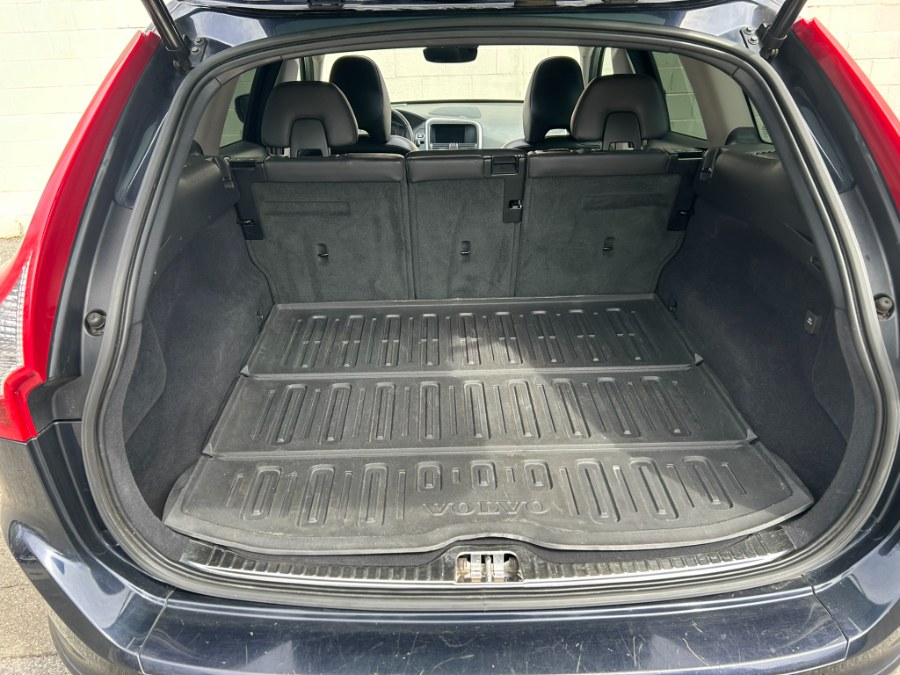 2017 Volvo XC60 T5 AWD Inscription, available for sale in Clinton, Connecticut | M&M Motors International. Clinton, Connecticut 2017 Volvo XC60 T5 AWD Inscription, available for sale in Clinton, Connecticut | M&M Motors International. Clinton, Connecticut