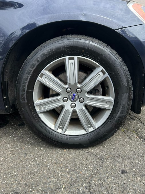 2017 Volvo XC60 T5 AWD Inscription, available for sale in Clinton, Connecticut | M&M Motors International. Clinton, Connecticut 2017 Volvo XC60 T5 AWD Inscription, available for sale in Clinton, Connecticut | M&M Motors International. Clinton, Connecticut