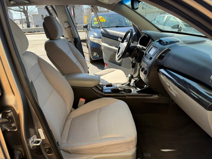 2014 Kia Sorento AWD 4dr I4 LX, available for sale in Revere, Massachusetts | Wonderland Auto. Revere, Massachusetts 2014 Kia Sorento AWD 4dr I4 LX, available for sale in Revere, Massachusetts | Wonderland Auto. Revere, Massachusetts