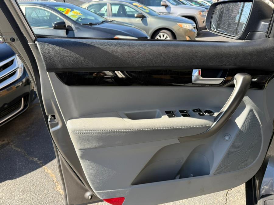 2014 Kia Sorento AWD 4dr I4 LX, available for sale in Revere, Massachusetts | Wonderland Auto. Revere, Massachusetts 2014 Kia Sorento AWD 4dr I4 LX, available for sale in Revere, Massachusetts | Wonderland Auto. Revere, Massachusetts