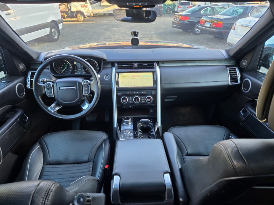 2017 Land Rover Discovery HSE Luxury V6 Supercharged, available for sale in Bristol, Connecticut | Dealmax Motors LLC. Bristol, Connecticut 2017 Land Rover Discovery HSE Luxury V6 Supercharged, available for sale in Bristol, Connecticut | Dealmax Motors LLC. Bristol, Connecticut