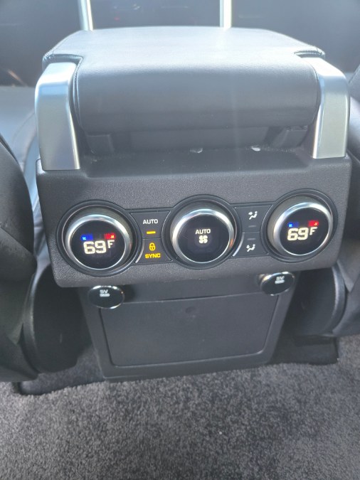 2017 Land Rover Discovery HSE Luxury V6 Supercharged, available for sale in Bristol, Connecticut | Dealmax Motors LLC. Bristol, Connecticut 2017 Land Rover Discovery HSE Luxury V6 Supercharged, available for sale in Bristol, Connecticut | Dealmax Motors LLC. Bristol, Connecticut