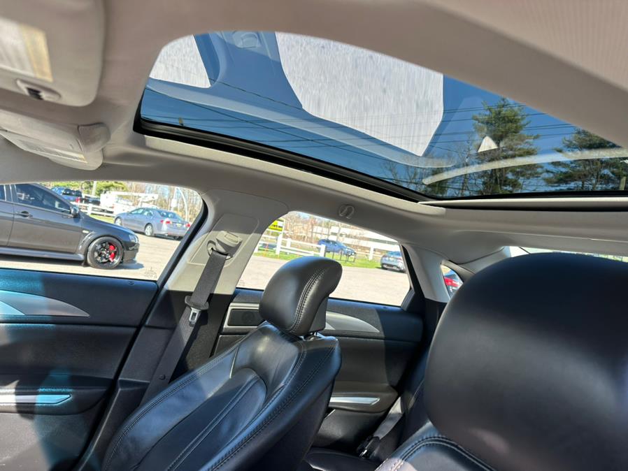 2013 Lincoln MKZ 4dr Sdn Hybrid FWD, available for sale in South Windsor, Connecticut | Mike And Tony Auto Sales, Inc. South Windsor, Connecticut 2013 Lincoln MKZ 4dr Sdn Hybrid FWD, available for sale in South Windsor, Connecticut | Mike And Tony Auto Sales, Inc. South Windsor, Connecticut