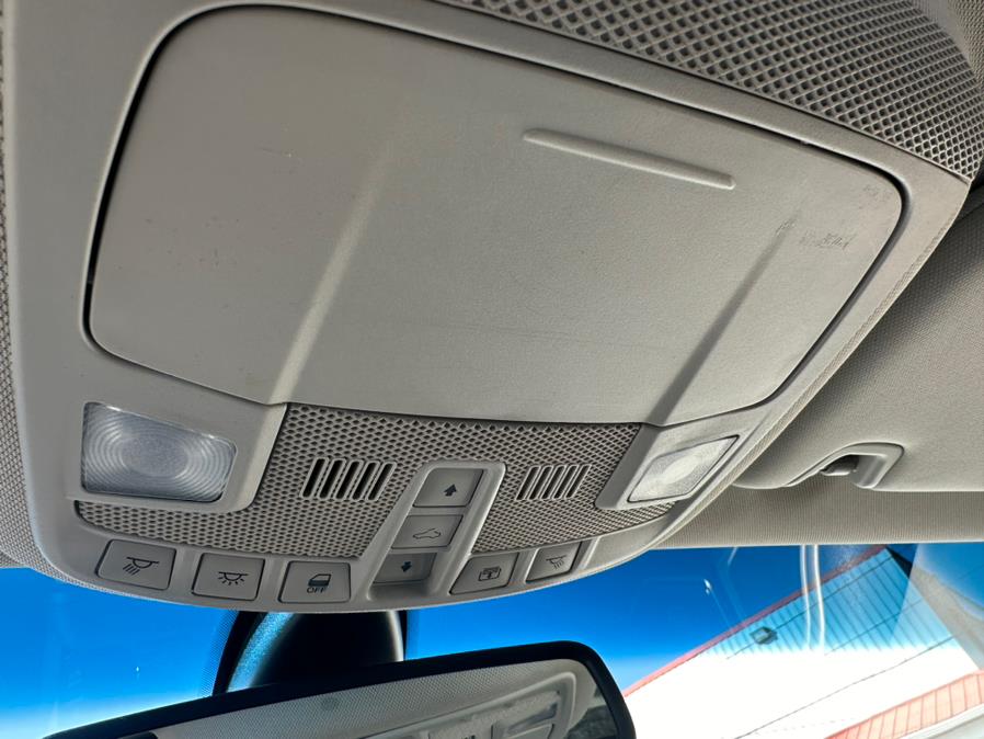 2013 Lincoln MKZ 4dr Sdn Hybrid FWD, available for sale in South Windsor, Connecticut | Mike And Tony Auto Sales, Inc. South Windsor, Connecticut 2013 Lincoln MKZ 4dr Sdn Hybrid FWD, available for sale in South Windsor, Connecticut | Mike And Tony Auto Sales, Inc. South Windsor, Connecticut
