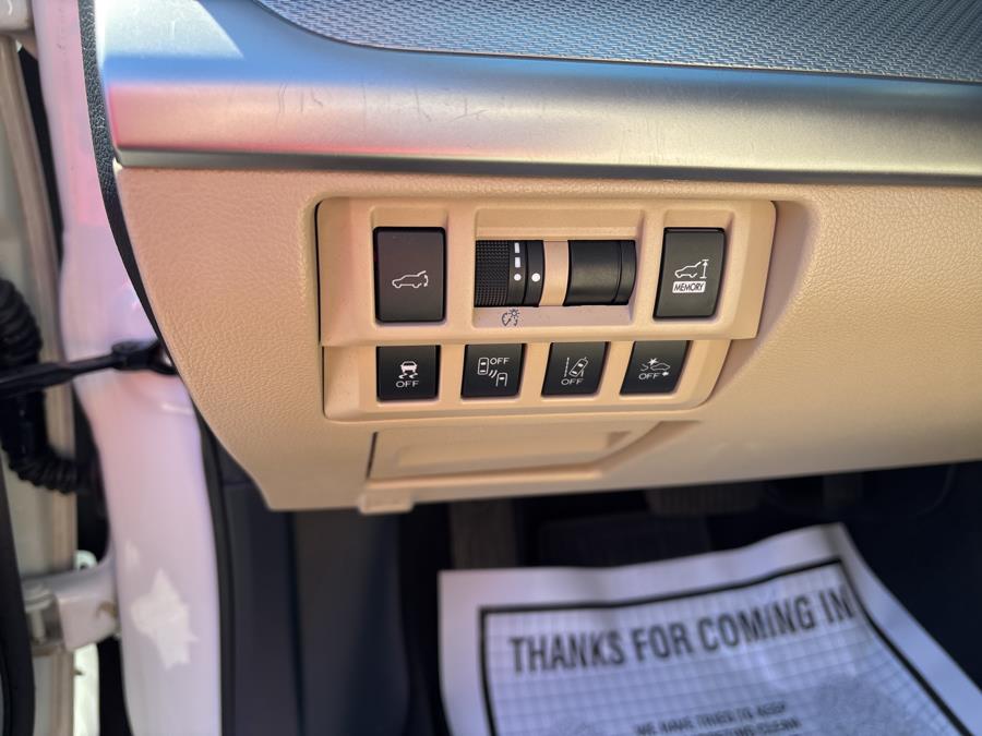 2018 Subaru Outback 2.5i Premium, available for sale in Old Saybrook, Connecticut | Saybrook Auto Barn. Old Saybrook, Connecticut 2018 Subaru Outback 2.5i Premium, available for sale in Old Saybrook, Connecticut | Saybrook Auto Barn. Old Saybrook, Connecticut