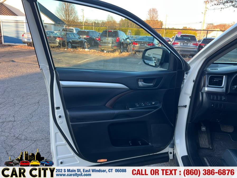 2015 Toyota Highlander AWD 4dr V6 XLE (Natl), available for sale in East Windsor, Connecticut | Car City LLC. East Windsor, Connecticut 2015 Toyota Highlander AWD 4dr V6 XLE (Natl), available for sale in East Windsor, Connecticut | Car City LLC. East Windsor, Connecticut