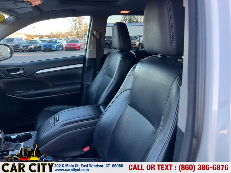 2015 Toyota Highlander AWD 4dr V6 XLE (Natl), available for sale in East Windsor, Connecticut | Car City LLC. East Windsor, Connecticut 2015 Toyota Highlander AWD 4dr V6 XLE (Natl), available for sale in East Windsor, Connecticut | Car City LLC. East Windsor, Connecticut