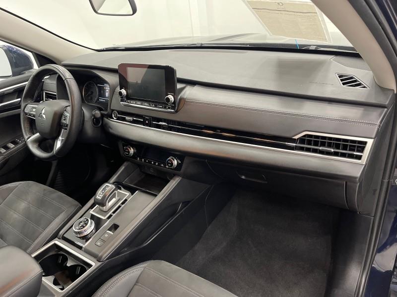 2023 Mitsubishi Outlander SE Special Edition AWC, available for sale in Maple Shade, New Jersey | Car Revolution. Maple Shade, New Jersey 2023 Mitsubishi Outlander SE Special Edition AWC, available for sale in Maple Shade, New Jersey | Car Revolution. Maple Shade, New Jersey