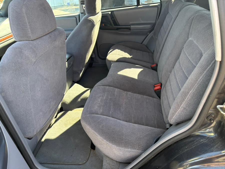 1998 Jeep Grand Cherokee 4dr Laredo 4WD, available for sale in East Windsor, Connecticut | CT Car Co LLC. East Windsor, Connecticut 1998 Jeep Grand Cherokee 4dr Laredo 4WD, available for sale in East Windsor, Connecticut | CT Car Co LLC. East Windsor, Connecticut