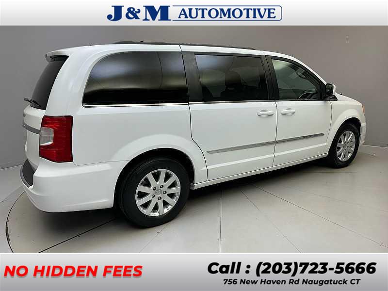 2016 Chrysler Town & Country Touring, available for sale in Naugatuck, Connecticut | J&M Automotive Sls&Svc LLC. Naugatuck, Connecticut 2016 Chrysler Town & Country Touring, available for sale in Naugatuck, Connecticut | J&M Automotive Sls&Svc LLC. Naugatuck, Connecticut