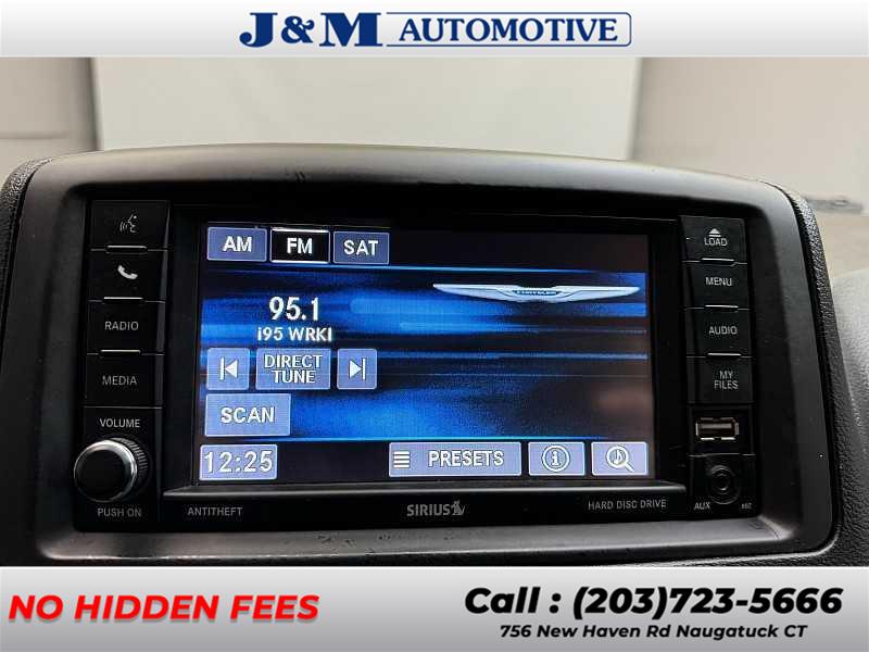2016 Chrysler Town & Country Touring, available for sale in Naugatuck, Connecticut | J&M Automotive Sls&Svc LLC. Naugatuck, Connecticut 2016 Chrysler Town & Country Touring, available for sale in Naugatuck, Connecticut | J&M Automotive Sls&Svc LLC. Naugatuck, Connecticut