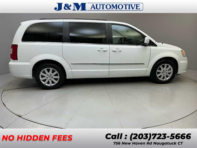 2016 Chrysler Town & Country Touring, available for sale in Naugatuck, Connecticut | J&M Automotive Sls&Svc LLC. Naugatuck, Connecticut 2016 Chrysler Town & Country Touring, available for sale in Naugatuck, Connecticut | J&M Automotive Sls&Svc LLC. Naugatuck, Connecticut