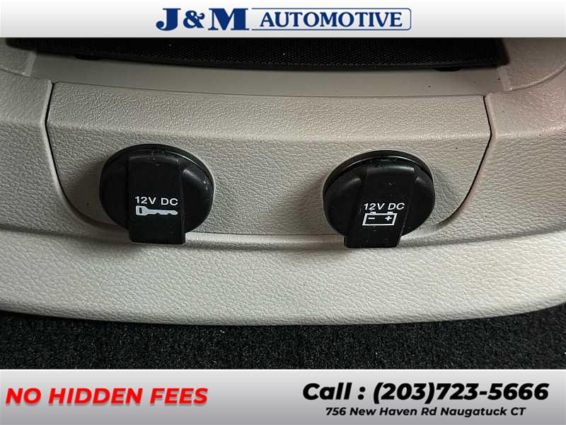 2016 Chrysler Town & Country Touring, available for sale in Naugatuck, Connecticut | J&M Automotive Sls&Svc LLC. Naugatuck, Connecticut 2016 Chrysler Town & Country Touring, available for sale in Naugatuck, Connecticut | J&M Automotive Sls&Svc LLC. Naugatuck, Connecticut