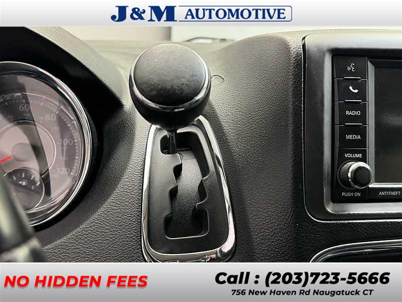 2016 Chrysler Town & Country Touring, available for sale in Naugatuck, Connecticut | J&M Automotive Sls&Svc LLC. Naugatuck, Connecticut 2016 Chrysler Town & Country Touring, available for sale in Naugatuck, Connecticut | J&M Automotive Sls&Svc LLC. Naugatuck, Connecticut