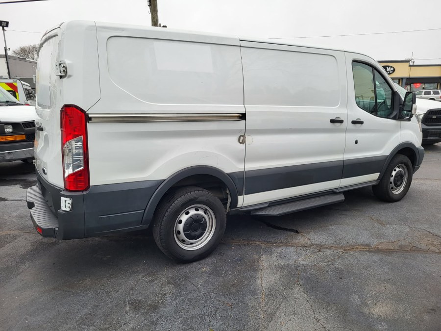 2017 Ford Transit Van 250 T-250 130" Low Rf 9000 GVWR Sliding RH Dr, available for sale in COPIAGUE, New York | Warwick Auto Sales Inc. COPIAGUE, New York 2017 Ford Transit Van 250 T-250 130" Low Rf 9000 GVWR Sliding RH Dr, available for sale in COPIAGUE, New York | Warwick Auto Sales Inc. COPIAGUE, New York