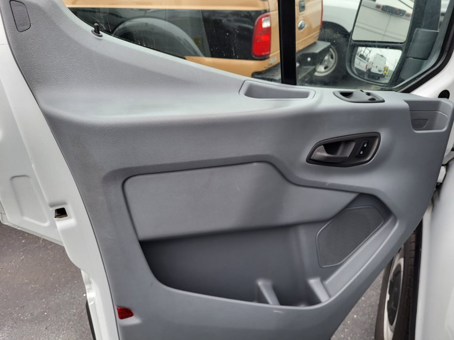 2017 Ford Transit Van 250 T-250 130" Low Rf 9000 GVWR Sliding RH Dr, available for sale in COPIAGUE, New York | Warwick Auto Sales Inc. COPIAGUE, New York 2017 Ford Transit Van 250 T-250 130" Low Rf 9000 GVWR Sliding RH Dr, available for sale in COPIAGUE, New York | Warwick Auto Sales Inc. COPIAGUE, New York