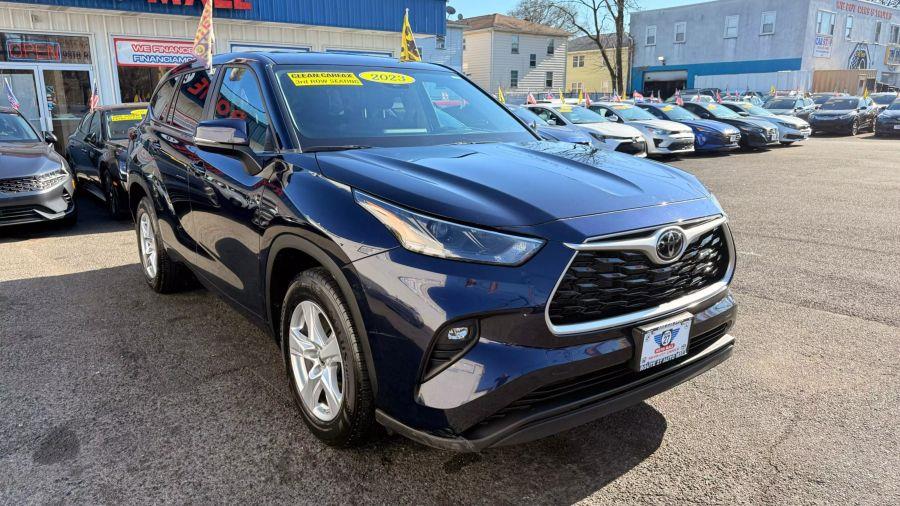 2023 Toyota Highlander LE Sport Utility 4D, available for sale in Linden, New Jersey | Route 27 Auto Mall. Linden, New Jersey 2023 Toyota Highlander LE Sport Utility 4D, available for sale in Linden, New Jersey | Route 27 Auto Mall. Linden, New Jersey