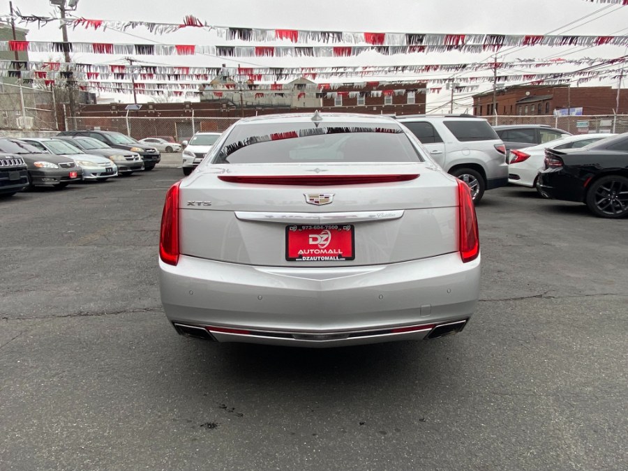 2017 Cadillac XTS 4dr Sdn Luxury FWD, available for sale in Paterson, New Jersey | DZ Automall. Paterson, New Jersey 2017 Cadillac XTS 4dr Sdn Luxury FWD, available for sale in Paterson, New Jersey | DZ Automall. Paterson, New Jersey