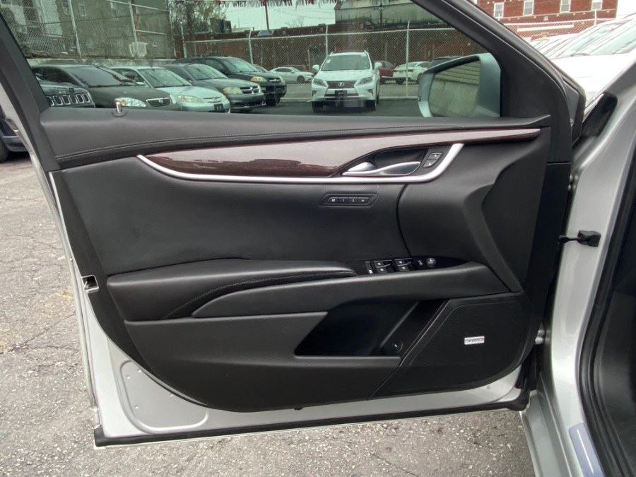 2017 Cadillac XTS 4dr Sdn Luxury FWD, available for sale in Paterson, New Jersey | DZ Automall. Paterson, New Jersey 2017 Cadillac XTS 4dr Sdn Luxury FWD, available for sale in Paterson, New Jersey | DZ Automall. Paterson, New Jersey