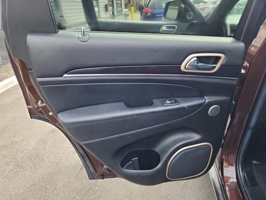 2014 Jeep Grand Cherokee 4WD 4dr Summit, available for sale in Islip, New York | L.I. Auto Gallery. Islip, New York 2014 Jeep Grand Cherokee 4WD 4dr Summit, available for sale in Islip, New York | L.I. Auto Gallery. Islip, New York