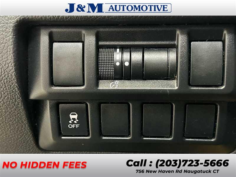 2017 Subaru Outback Premium, available for sale in Naugatuck, Connecticut | J&M Automotive Sls&Svc LLC. Naugatuck, Connecticut 2017 Subaru Outback Premium, available for sale in Naugatuck, Connecticut | J&M Automotive Sls&Svc LLC. Naugatuck, Connecticut