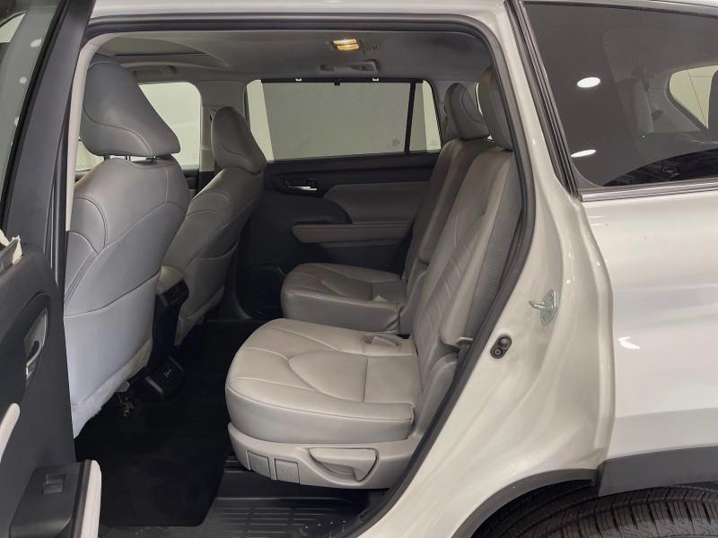2022 Toyota Highlander XLE AWD, available for sale in Maple Shade, New Jersey | Car Revolution. Maple Shade, New Jersey 2022 Toyota Highlander XLE AWD, available for sale in Maple Shade, New Jersey | Car Revolution. Maple Shade, New Jersey