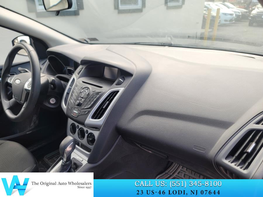 2014 Ford Focus 4dr Sdn SE, available for sale in Lodi, New Jersey | AW Auto & Truck Wholesalers, Inc. Lodi, New Jersey 2014 Ford Focus 4dr Sdn SE, available for sale in Lodi, New Jersey | AW Auto & Truck Wholesalers, Inc. Lodi, New Jersey