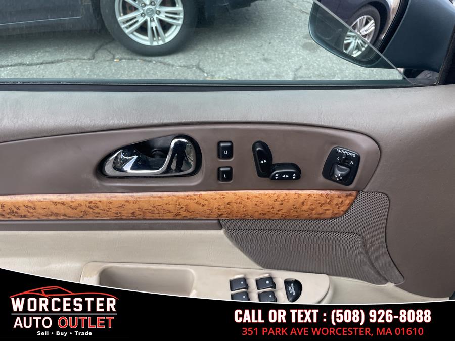 1999 Lincoln Continental 4dr Sdn, available for sale in Worcester, Massachusetts | Worcester Auto Outlet LLC. Worcester, Massachusetts 1999 Lincoln Continental 4dr Sdn, available for sale in Worcester, Massachusetts | Worcester Auto Outlet LLC. Worcester, Massachusetts