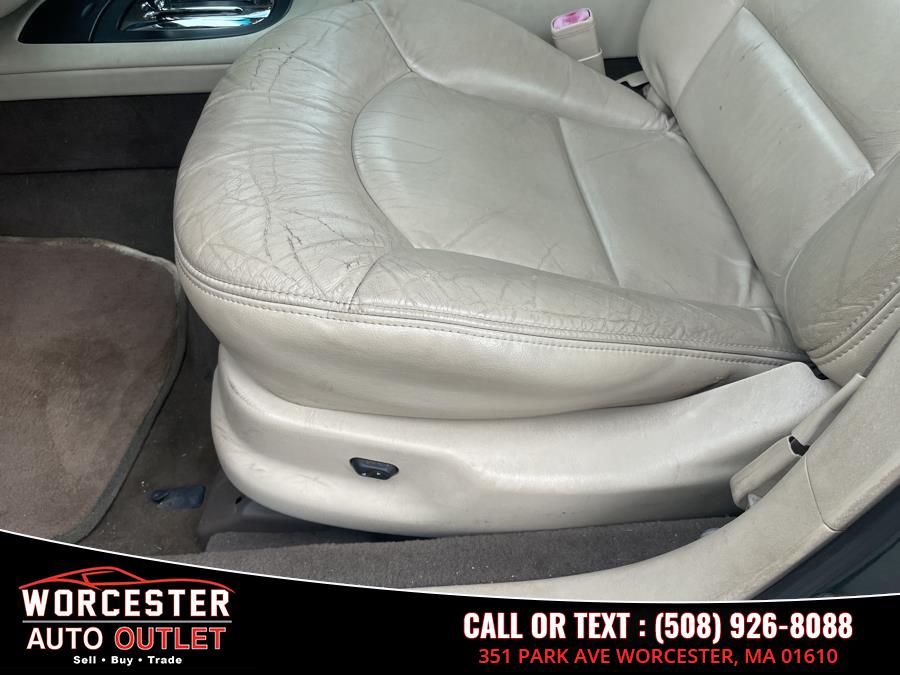 1999 Lincoln Continental 4dr Sdn, available for sale in Worcester, Massachusetts | Worcester Auto Outlet LLC. Worcester, Massachusetts 1999 Lincoln Continental 4dr Sdn, available for sale in Worcester, Massachusetts | Worcester Auto Outlet LLC. Worcester, Massachusetts